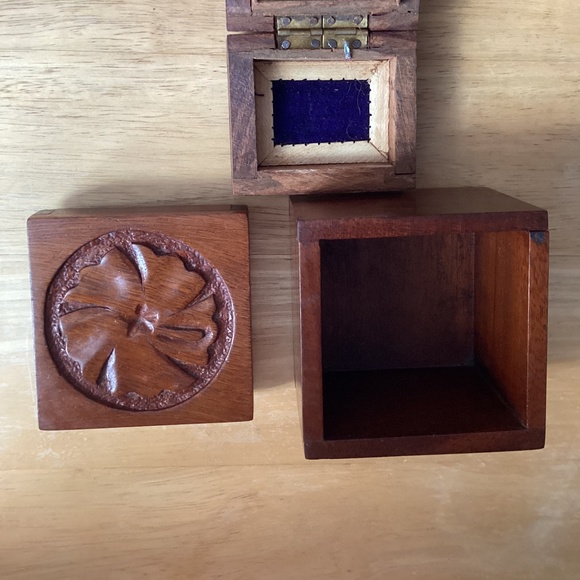Vintage hand carved wood boxes - Picture 5 of 5